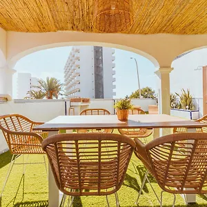 apartamento-con-gran-terraza-junto-a-la-playa.1costadelsol.com/