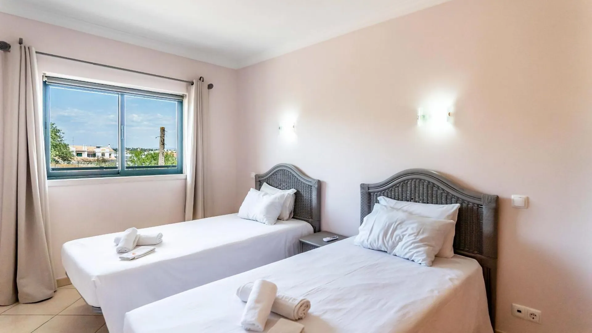 #166 Frat Apartment By Home Holidays Albufeira